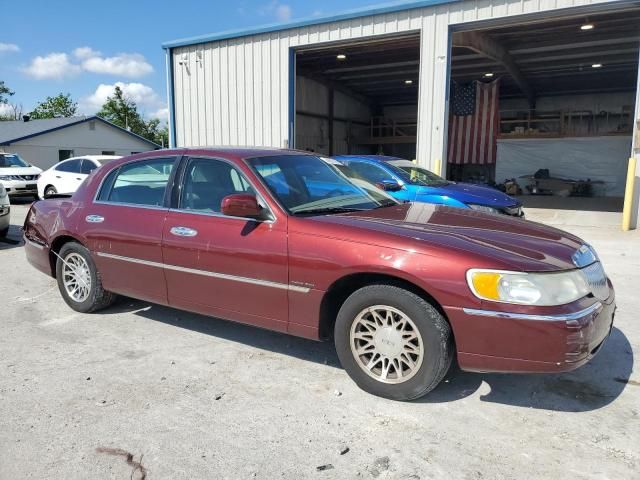 2000 Lincoln Town Car Signature