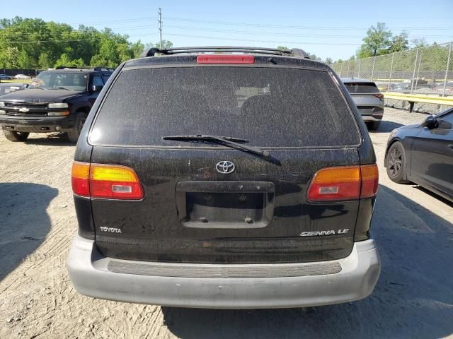 2000 Toyota Sienna LE