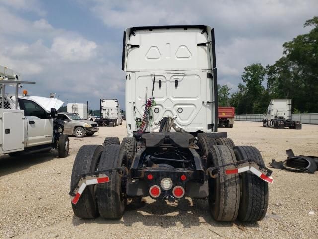 2022 Freightliner Cascadia 126