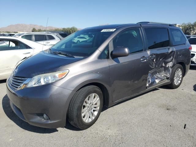 2013 Toyota Sienna XLE