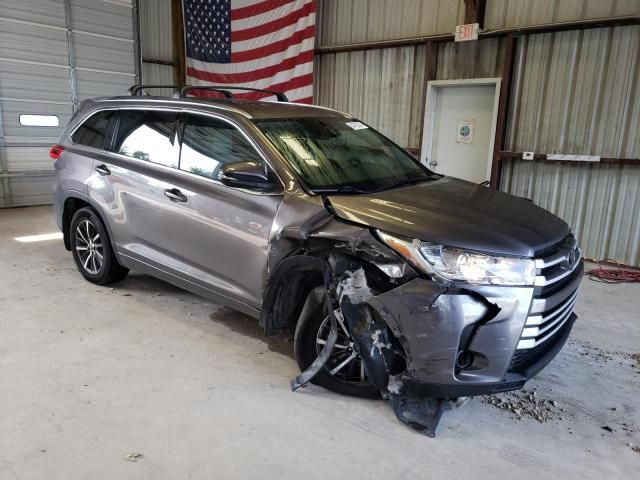 2017 Toyota Highlander SE