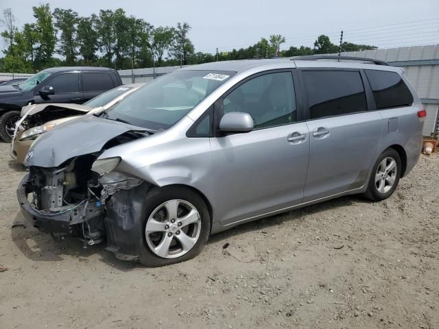 2011 Toyota Sienna LE