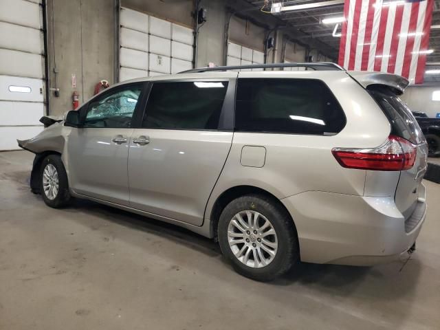 2016 Toyota Sienna XLE