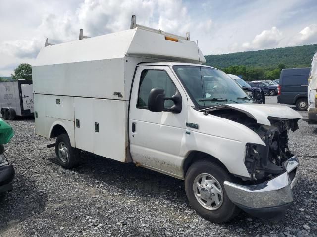 2009 Ford Econoline E350 Super Duty Cutaway Van