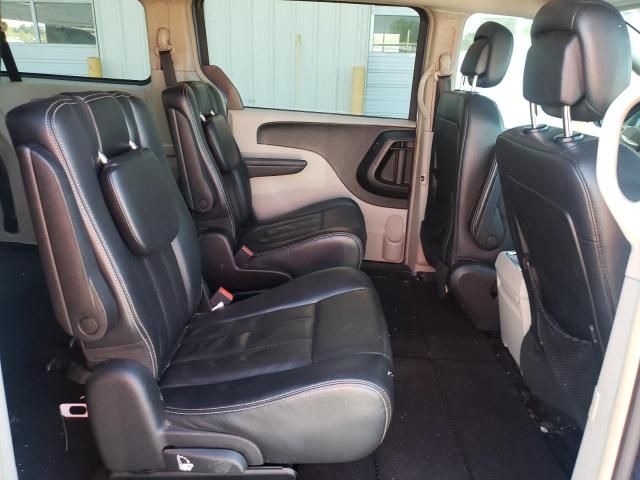 2012 Chrysler Town & Country Touring