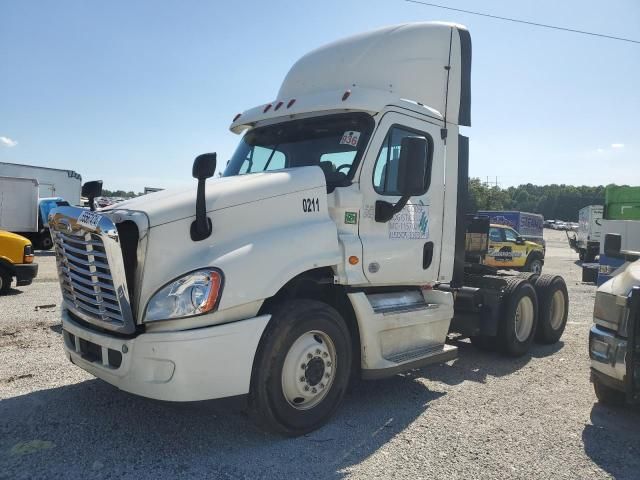 2015 Freightliner Cascadia 125