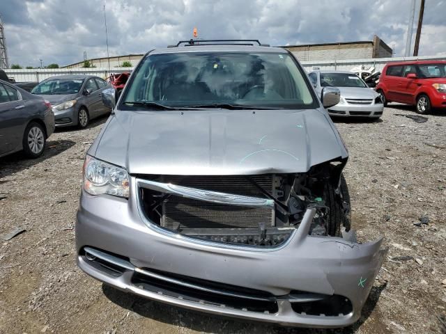 2013 Chrysler Town & Country Touring L