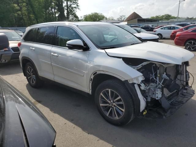 2019 Toyota Highlander SE