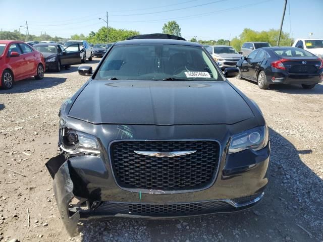 2019 Chrysler 300 Touring