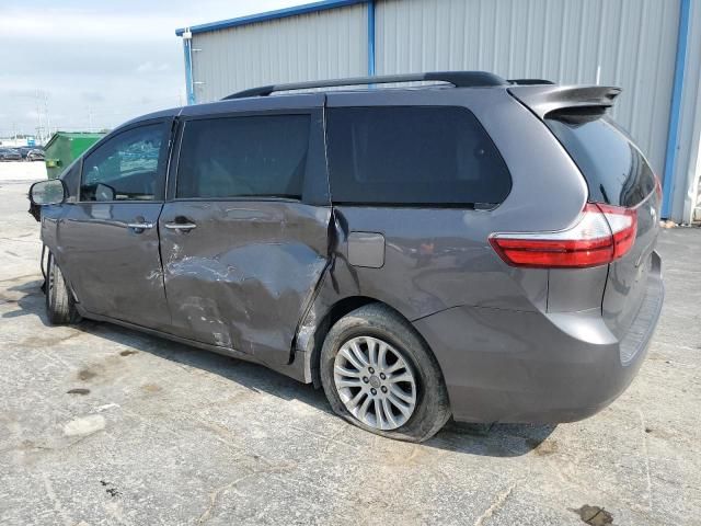 2017 Toyota Sienna XLE