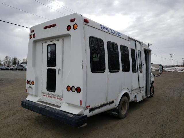 2008 Ford Econoline E450 Super Duty Cutaway Van