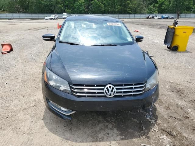 2013 Volkswagen Passat SEL