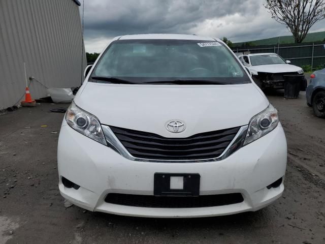 2013 Toyota Sienna LE