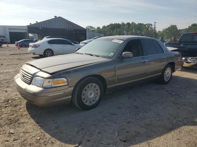 2003 Ford Crown Victoria