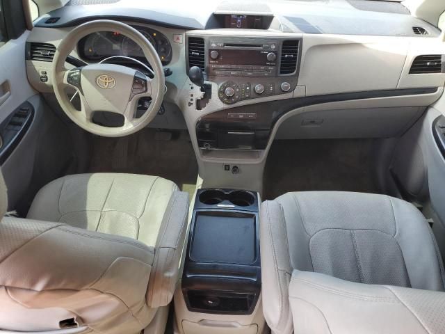 2011 Toyota Sienna LE