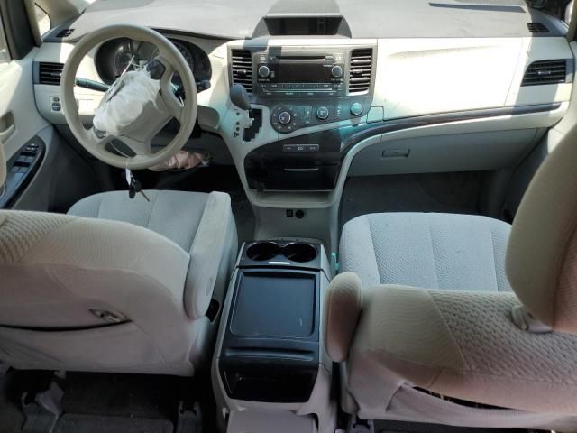 2011 Toyota Sienna LE