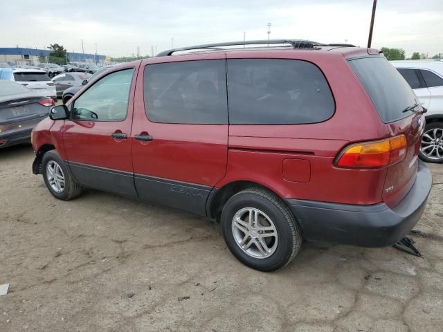 2000 Toyota Sienna LE