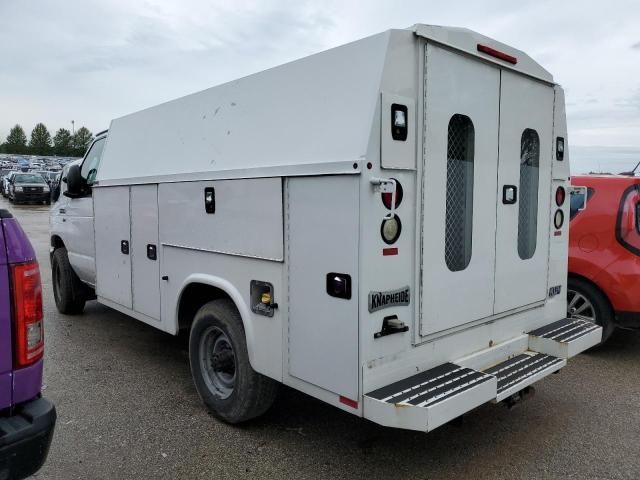 2017 Ford Econoline E350 Super Duty Cutaway Van