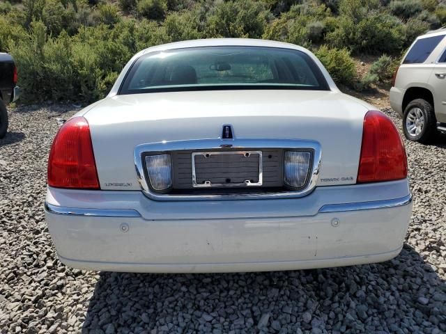 2005 Lincoln Town Car Signature