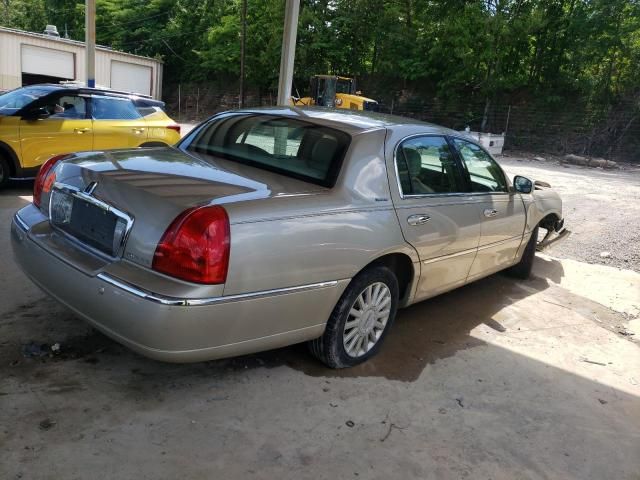 2005 Lincoln Town Car Signature