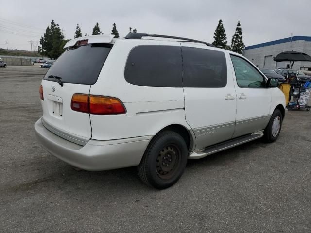 1998 Toyota Sienna LE