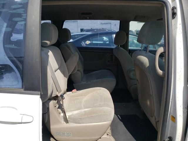 2006 Toyota Sienna CE