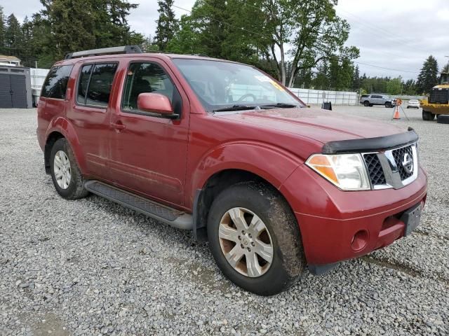 2005 Nissan Pathfinder LE