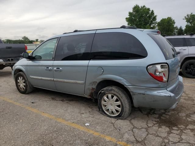 2005 Chrysler Town & Country Touring