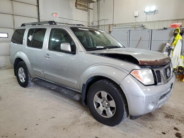 2005 Nissan Pathfinder LE