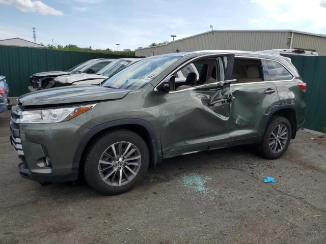 2019 Toyota Highlander SE