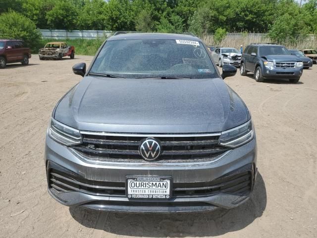 2024 Volkswagen Tiguan SE R-LINE Black