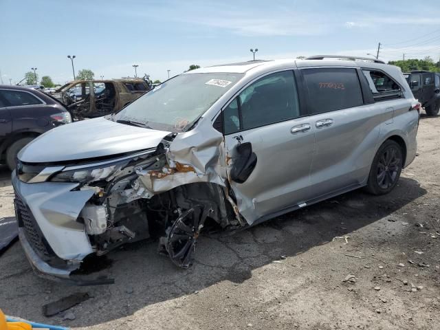 2022 Toyota Sienna XSE