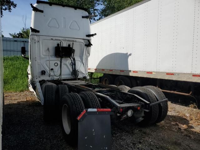 2020 Freightliner Cascadia 126