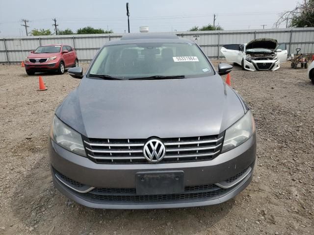 2012 Volkswagen Passat SEL