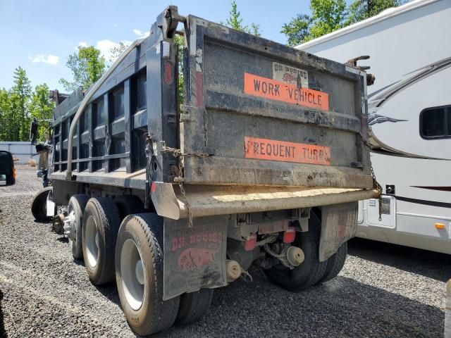 2000 Freightliner Medium Conventional FL112