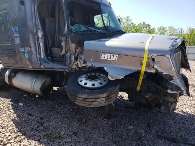 2011 Freightliner Cascadia 125