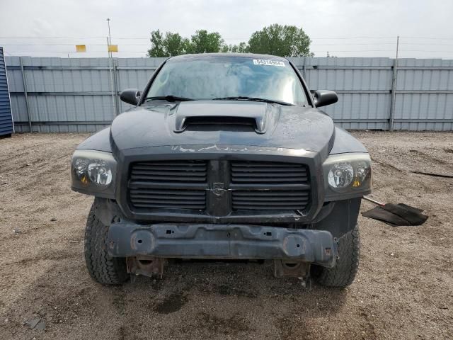 2005 Dodge Dakota Quattro