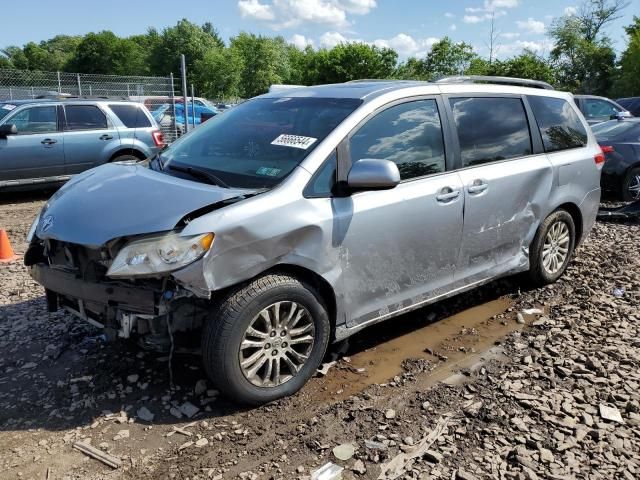 2013 Toyota Sienna XLE