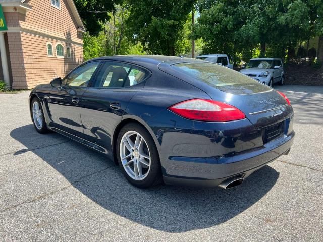 2011 Porsche Panamera 2