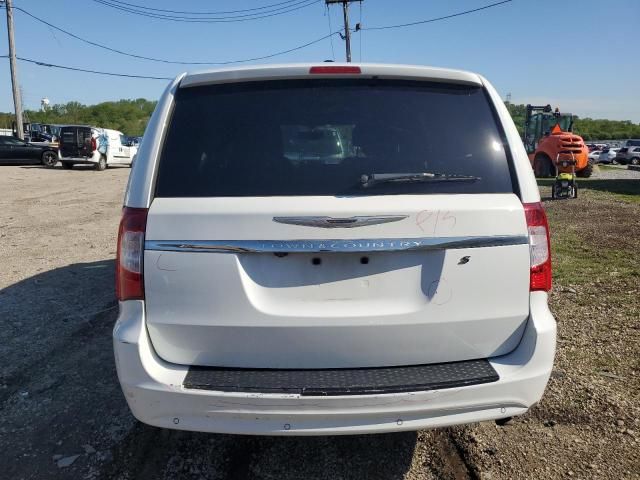 2014 Chrysler Town & Country S