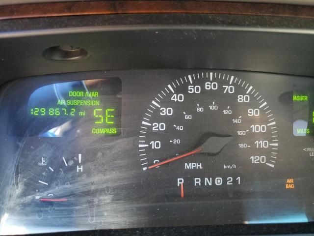 2000 Lincoln Town Car Signature