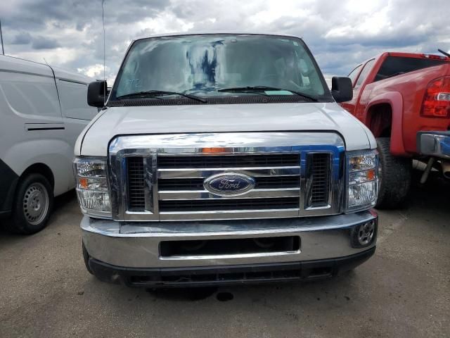 2013 Ford Econoline E350 Super Duty Wagon