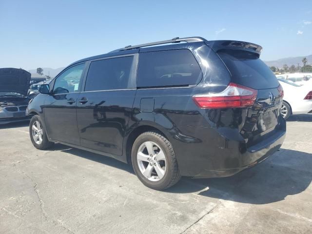 2017 Toyota Sienna LE