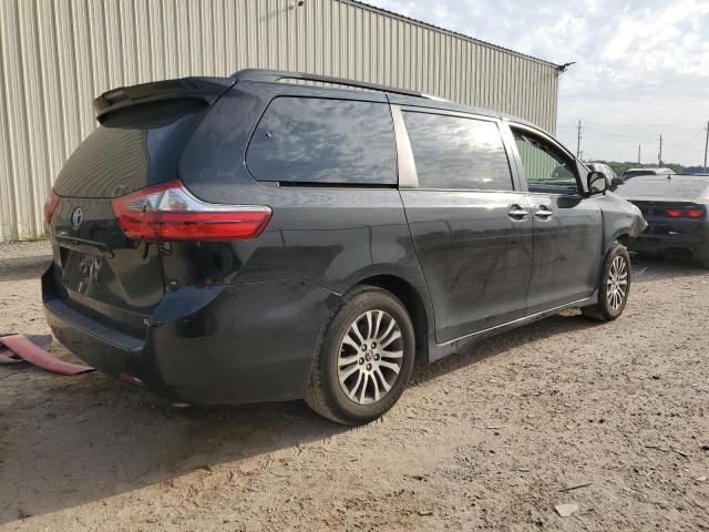 2020 Toyota Sienna XLE