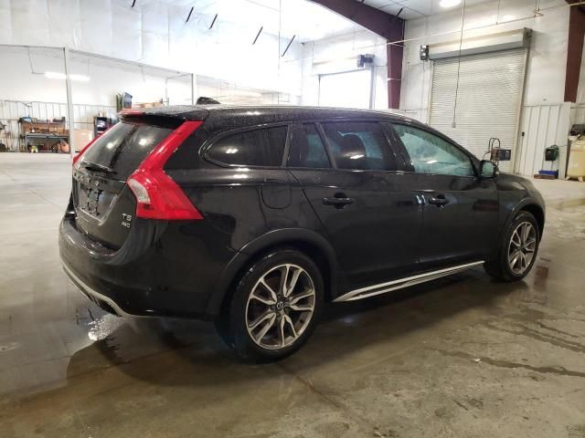 2018 Volvo V60 Cross Country Premier