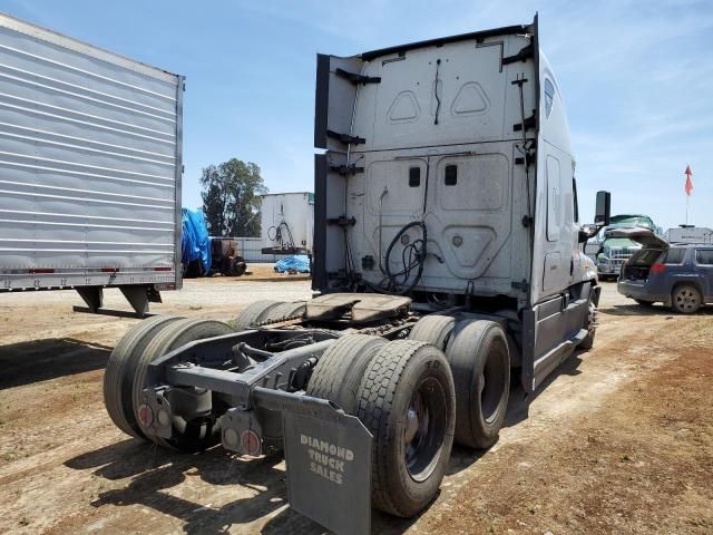 2014 Freightliner Cascadia 125