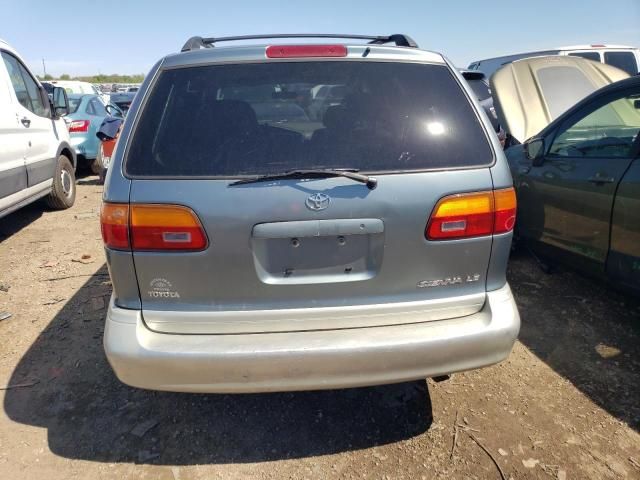 1999 Toyota Sienna LE