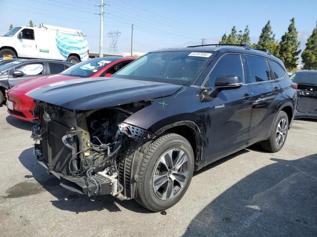 2020 Toyota Highlander Hybrid XLE