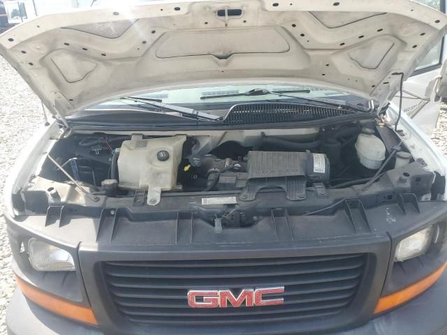 2005 GMC Savana Cutaway G3500