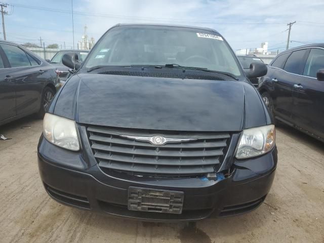 2007 Chrysler Town & Country LX